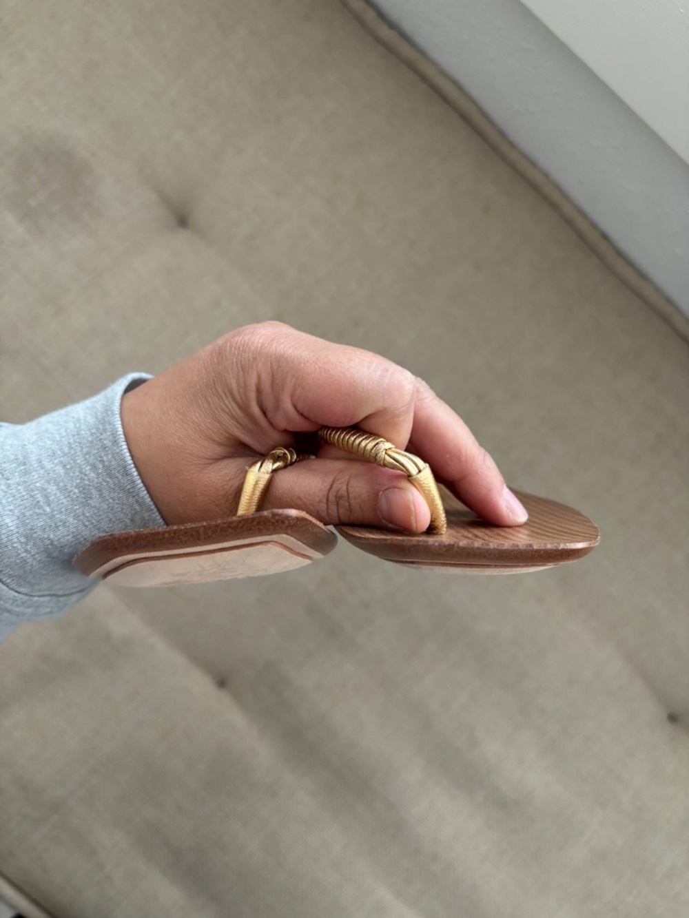 Veronica Beard Amelia T-Strap Thong Metallic Sandal - Size 6.5M - Picture 6 of 7